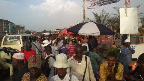 Guinée: Les cambistes de l’aéroport gbessia de Conakry, demandent un espace idéal pour exercer leur activité.