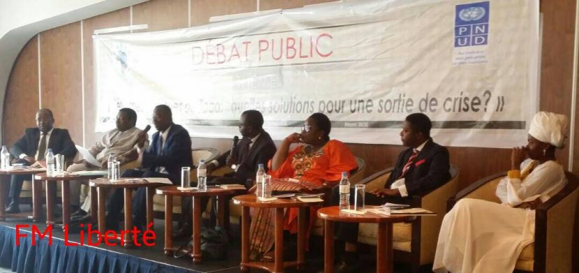 Lome, Togo: Les images du débat publique ce matin à l&#039;hôtel Sarakawa initié par wanep Togo