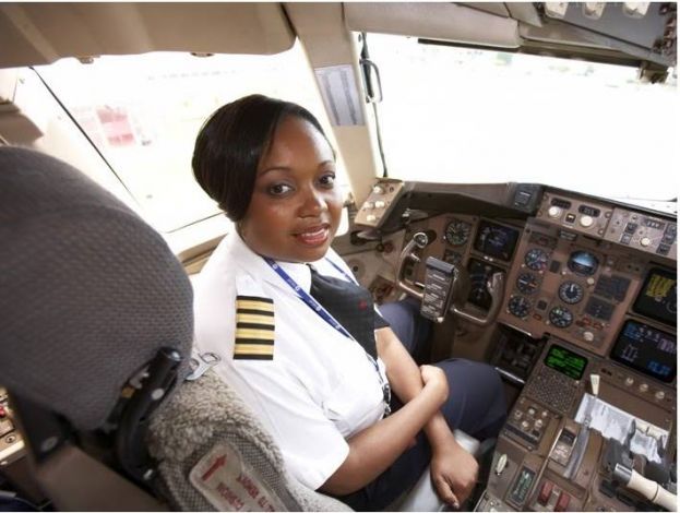 Afrique: 9 charmantes femmes africaines officiellement et pratiquement pilotes d’avion