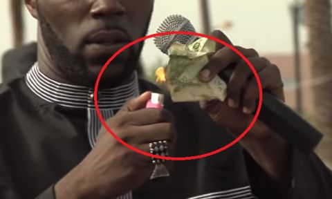 Franc CFA : l’activiste Kémi Séba arrêté à Dakar pour avoir brûlé un billet de banque
