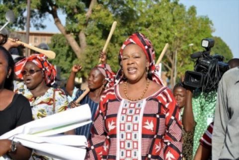 Burkina : L’héroïne de ‘’la guerre des spatules’’ nommée Médiateur du Faso