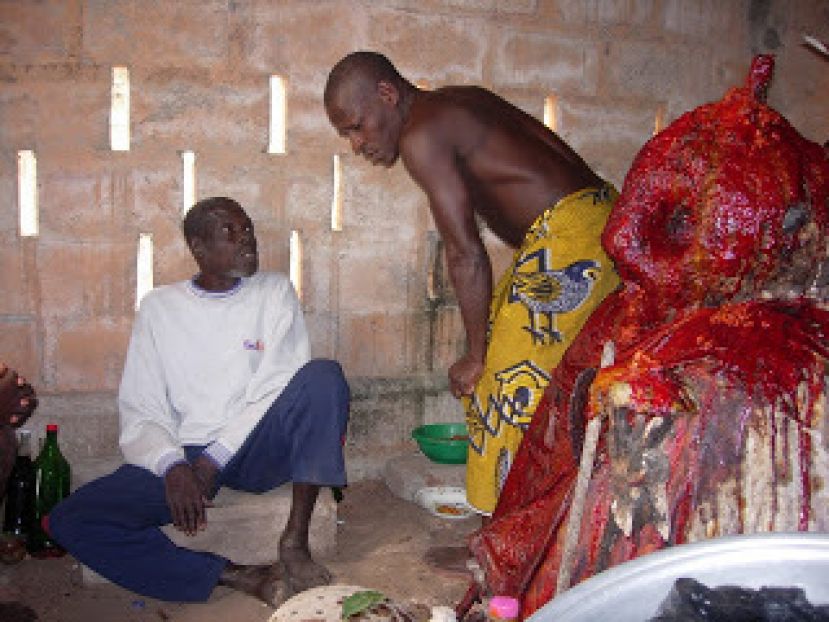 Bénin – Sacca Lafia par rapport au kinninsi: « un fétiche qui demande du sang humain, mérite le feu »